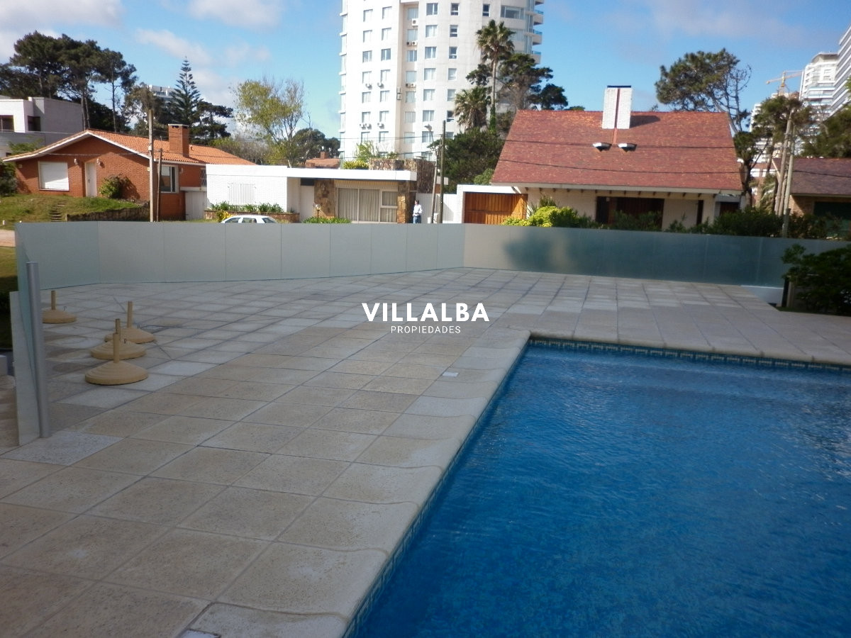 Apartamento ID.3924 - Alquiler y venta de apartamento de 3 dormitorios en Punta del Este