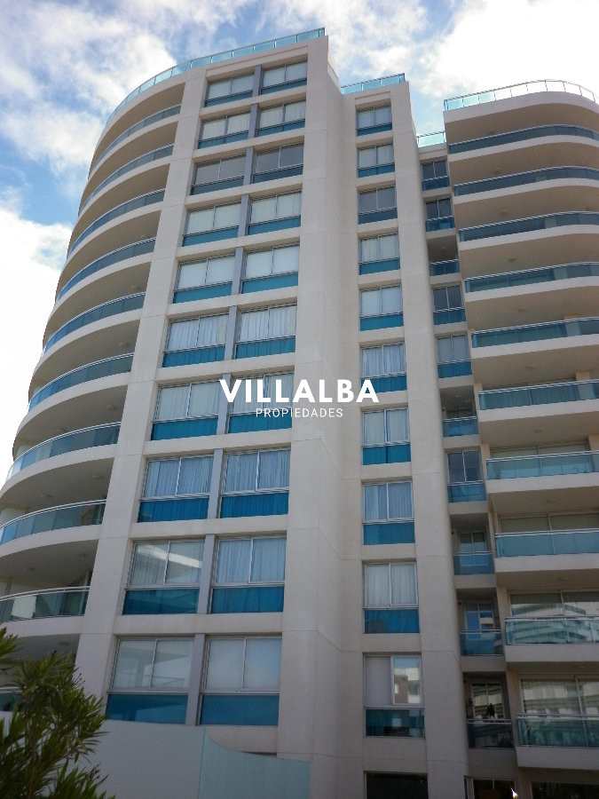 Apartamento ID.3924 - Alquiler y venta de apartamento de 3 dormitorios en Punta del Este