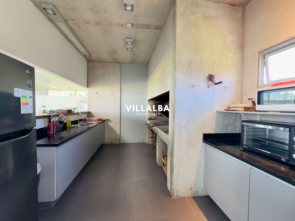 Apartamento ID.2939 - Penthouse en VENTA, 3 dormitorios en suite + Dependencia, vista 180°.