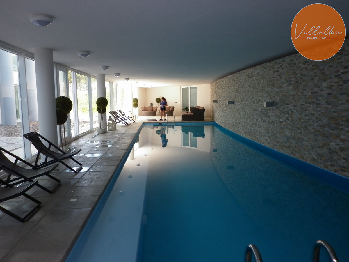 Apartamento ID.2939 - Penthouse en VENTA, 3 dormitorios en suite + Dependencia, vista 180°.