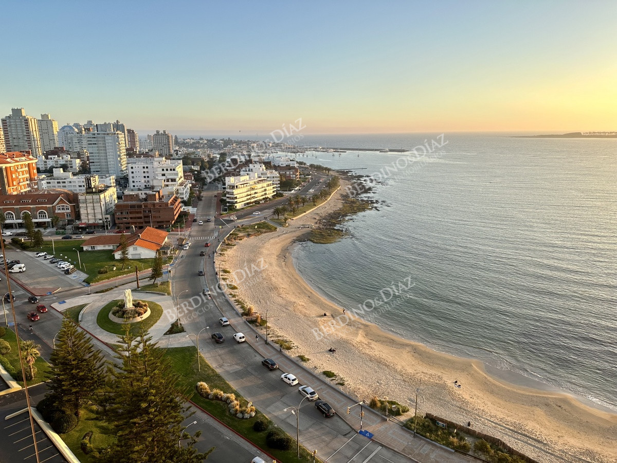 Apartamento ID.1860 - Apartamento primera línea de la playa mansa, Punta del Este.