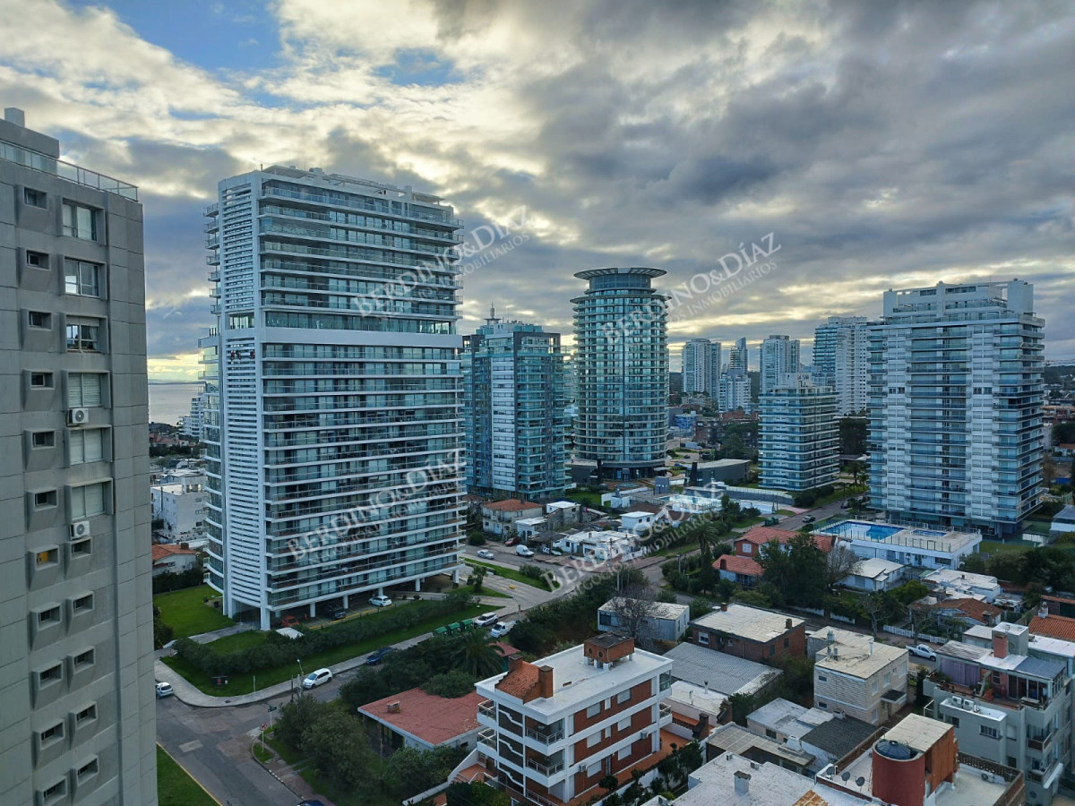 Apartamento ID.2749 - Alquiler de apartamento de 3 dormitorios en Punta del Este