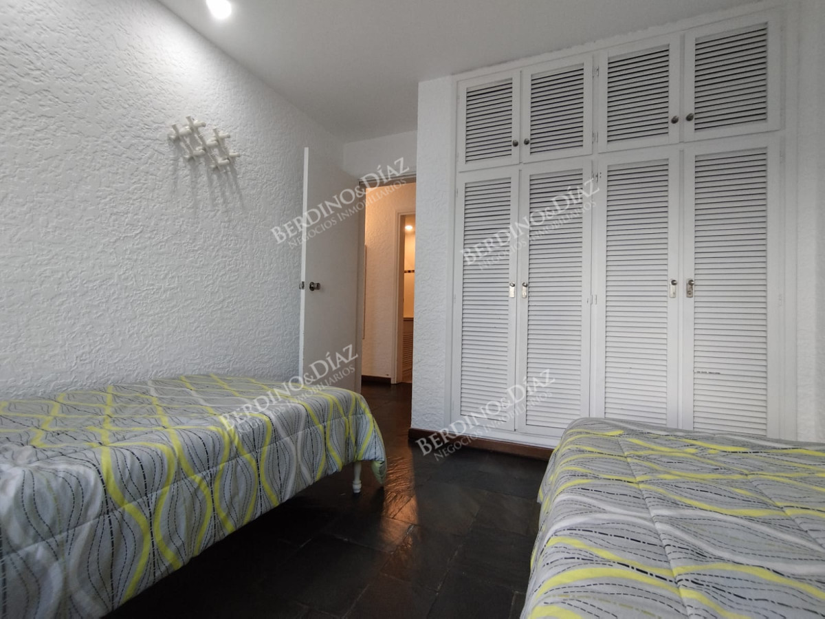 Apartamento ID.2749 - Alquiler de apartamento de 3 dormitorios en Punta del Este