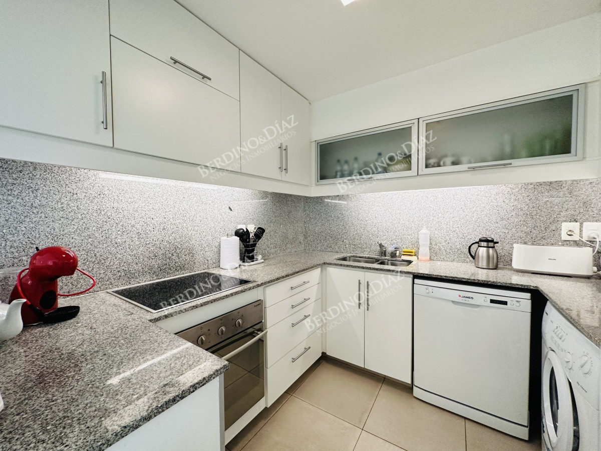 Apartamento ID.1860 - Apartamento primera línea de la playa mansa, Punta del Este.