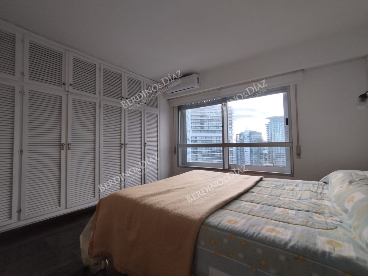 Apartamento ID.2749 - Alquiler de apartamento de 3 dormitorios en Punta del Este