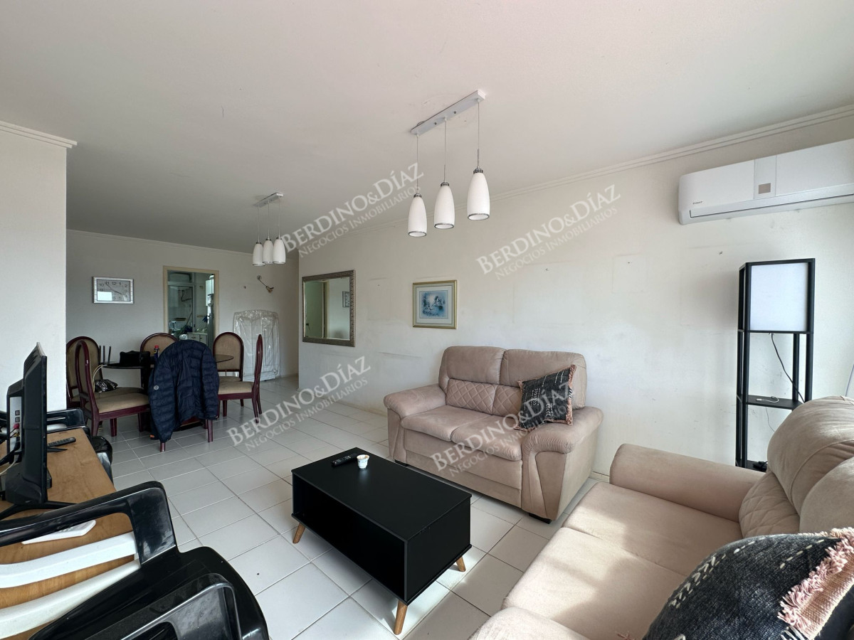 Apartamento ID.2750 - Apartamento en venta de 3 dormitorios en Punta del Este