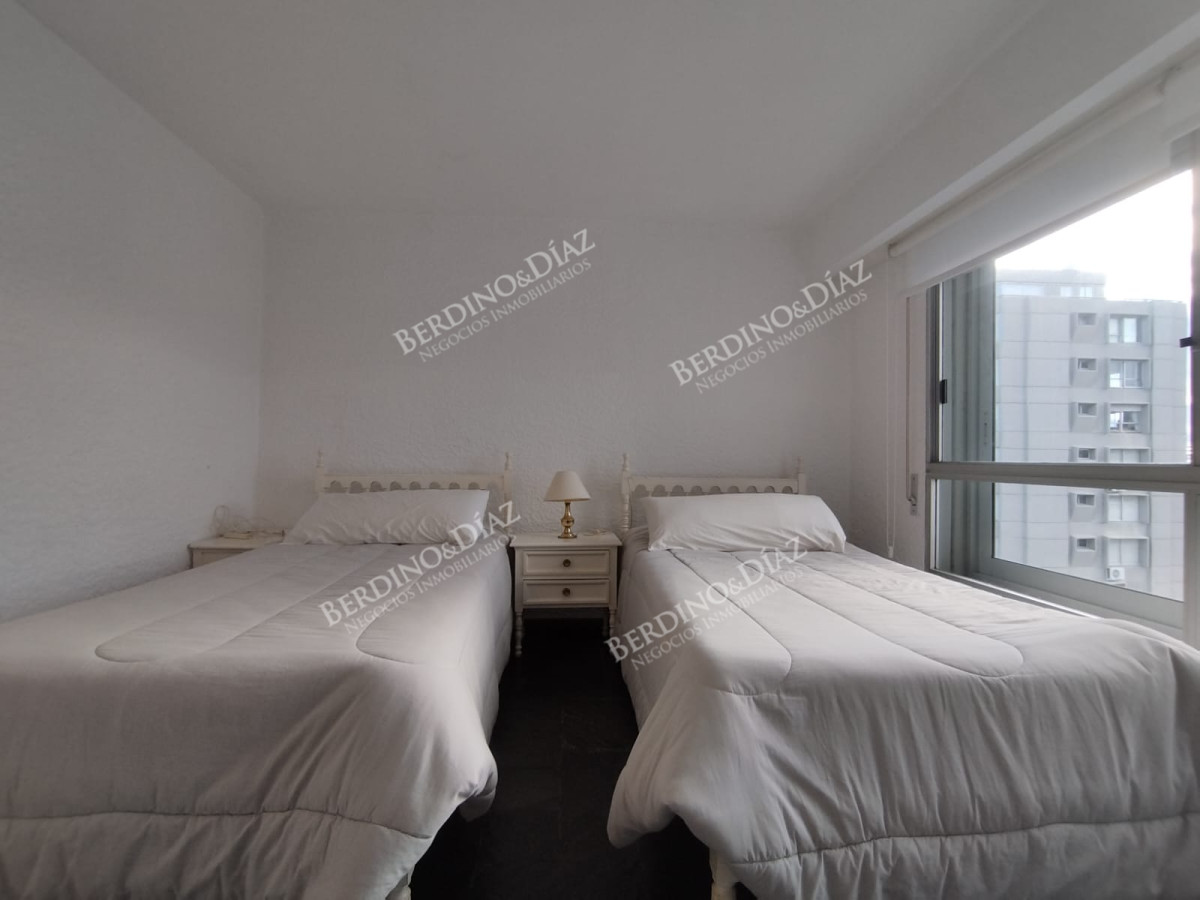 Apartamento ID.2749 - Alquiler de apartamento de 3 dormitorios en Punta del Este