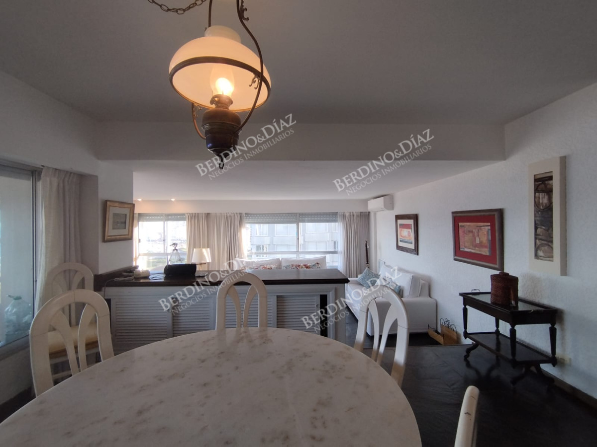 Apartamento ID.2749 - Alquiler de apartamento de 3 dormitorios en Punta del Este