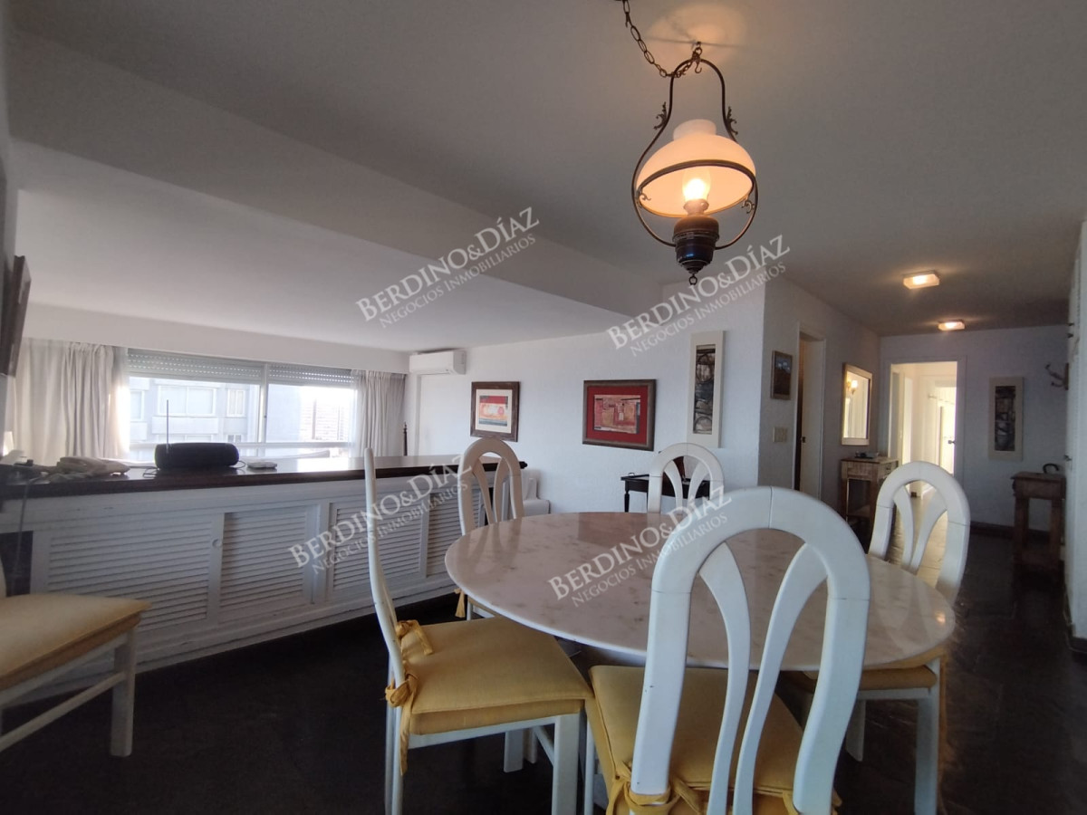 Apartamento ID.2749 - Alquiler de apartamento de 3 dormitorios en Punta del Este