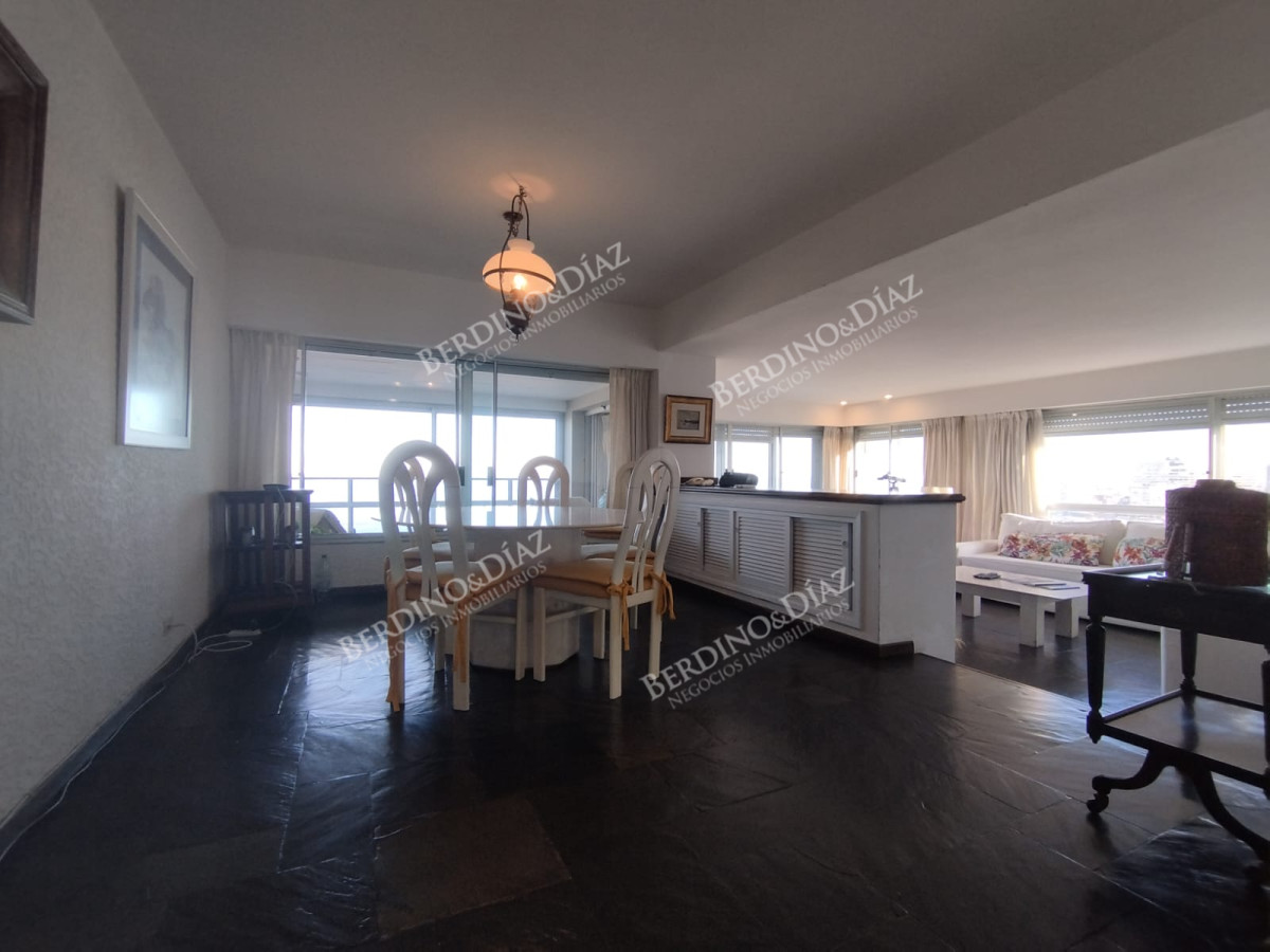 Apartamento ID.2749 - Alquiler de apartamento de 3 dormitorios en Punta del Este