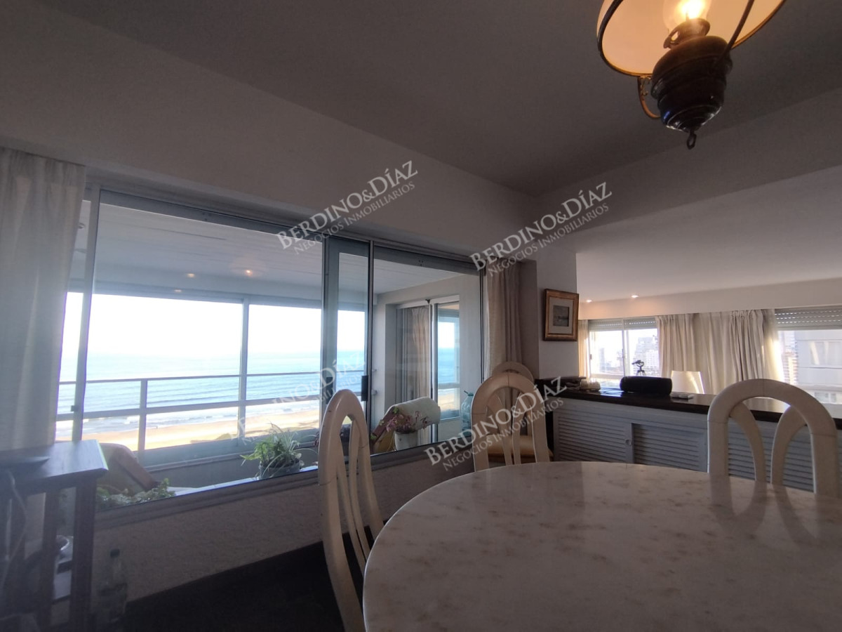 Apartamento ID.2749 - Alquiler de apartamento de 3 dormitorios en Punta del Este