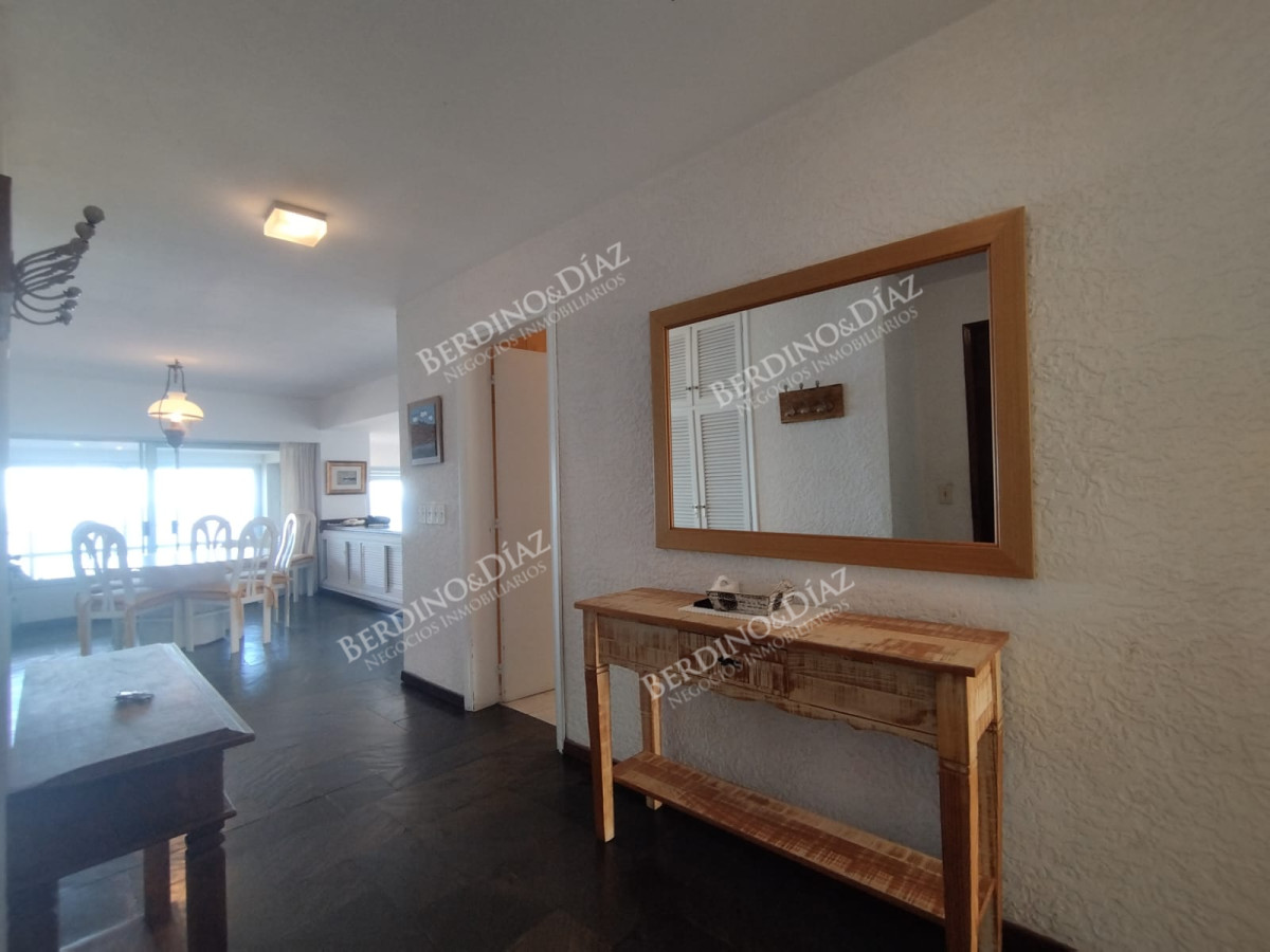 Apartamento ID.2749 - Alquiler de apartamento de 3 dormitorios en Punta del Este