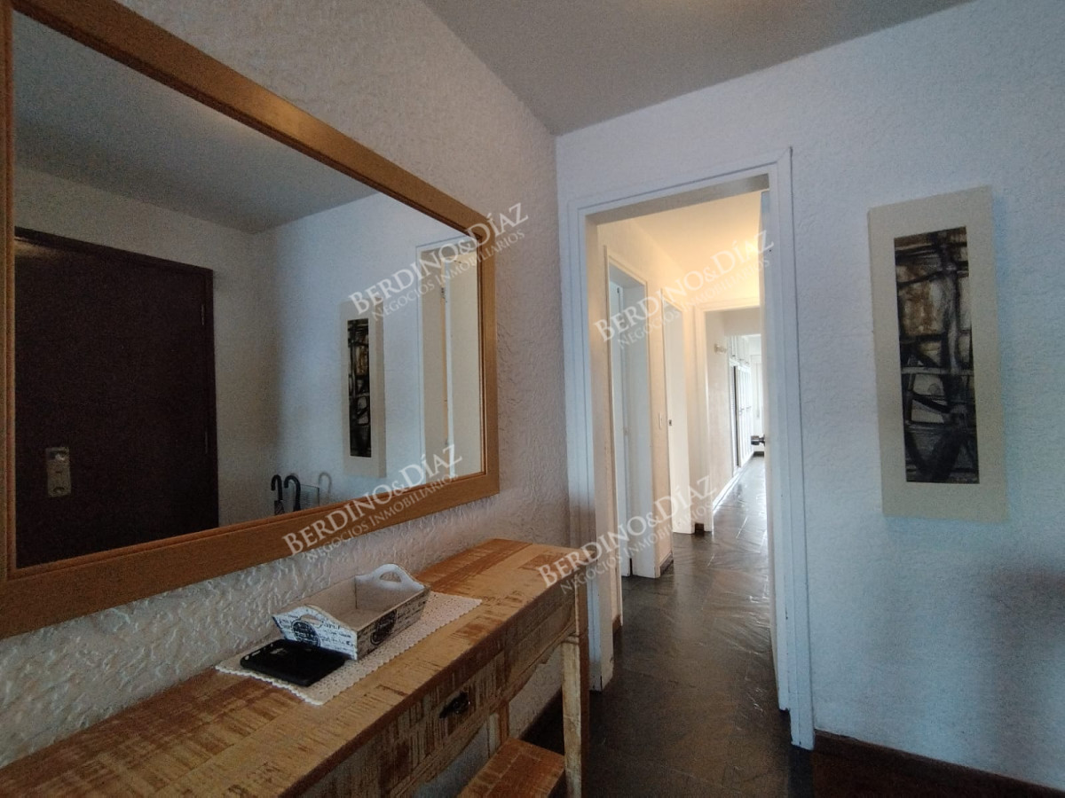 Apartamento ID.2749 - Alquiler de apartamento de 3 dormitorios en Punta del Este