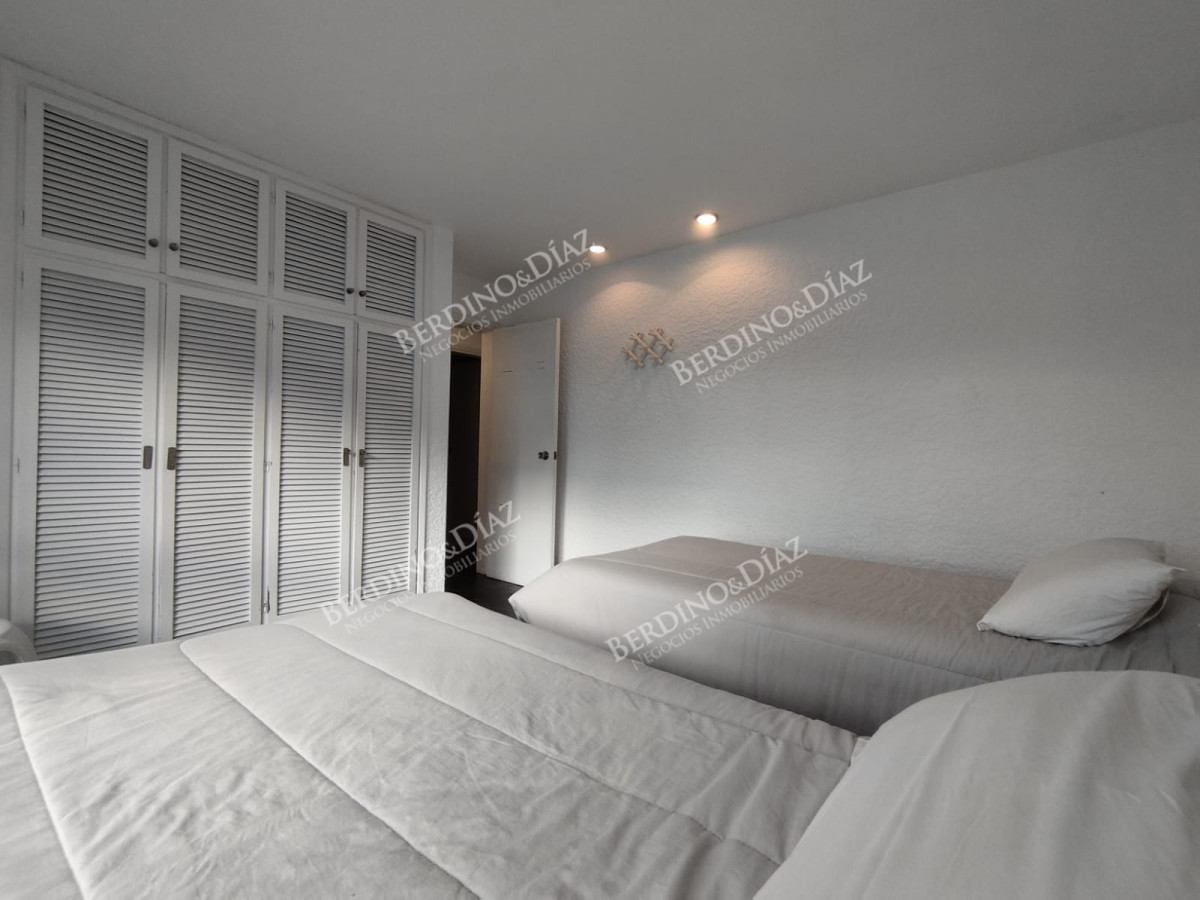 Apartamento ID.2749 - Alquiler de apartamento de 3 dormitorios en Punta del Este
