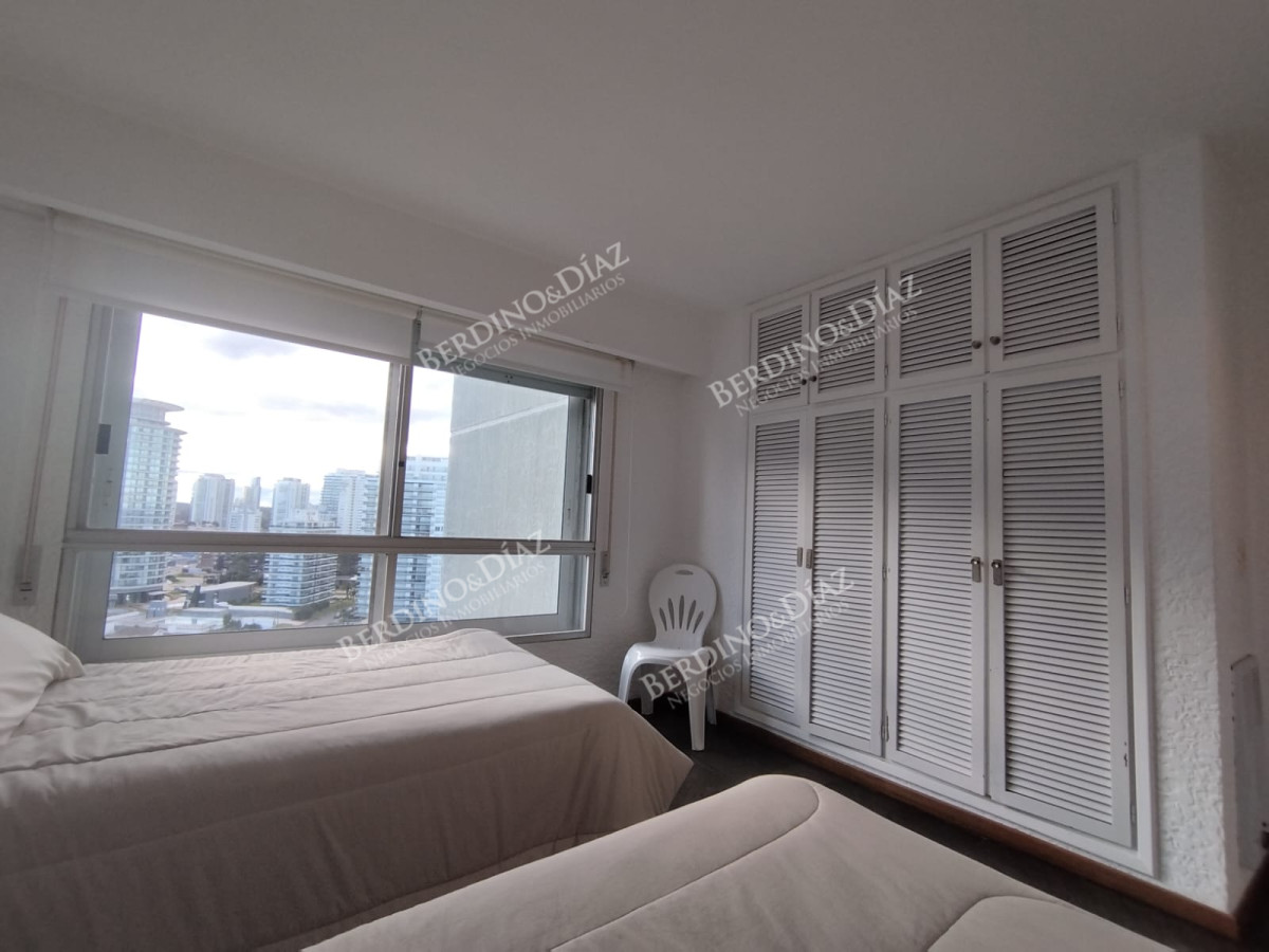 Apartamento ID.2749 - Alquiler de apartamento de 3 dormitorios en Punta del Este