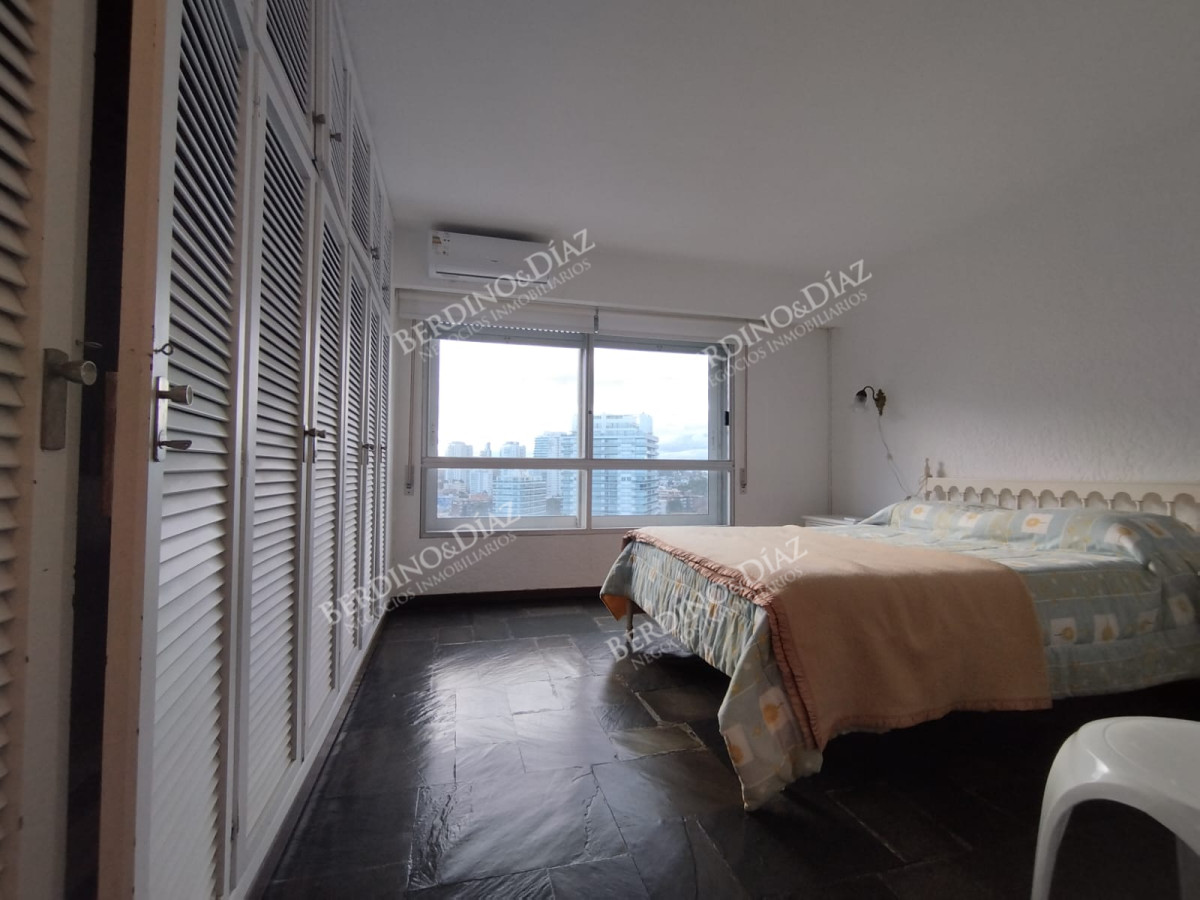 Apartamento ID.2749 - Alquiler de apartamento de 3 dormitorios en Punta del Este
