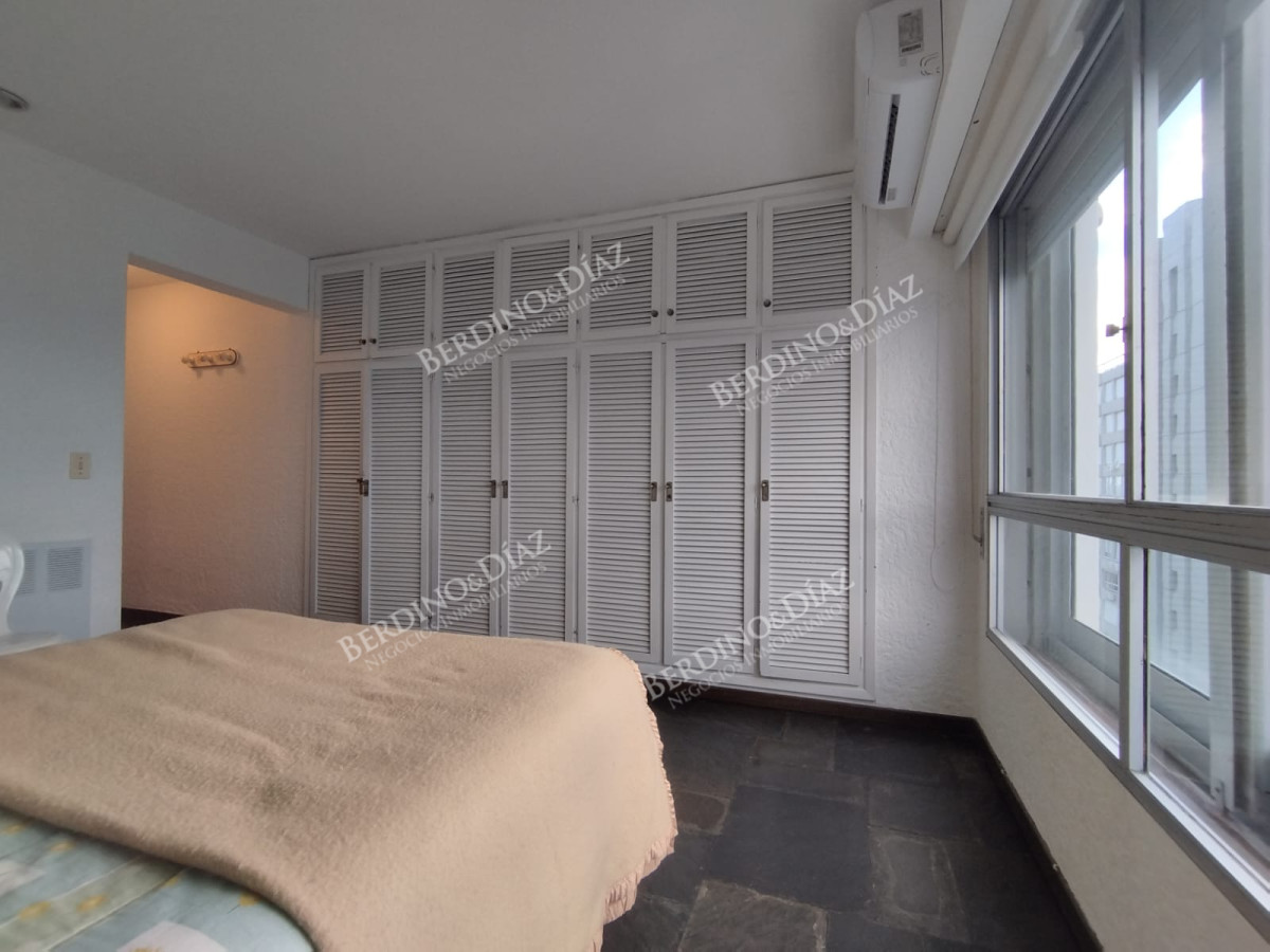 Apartamento ID.2749 - Alquiler de apartamento de 3 dormitorios en Punta del Este