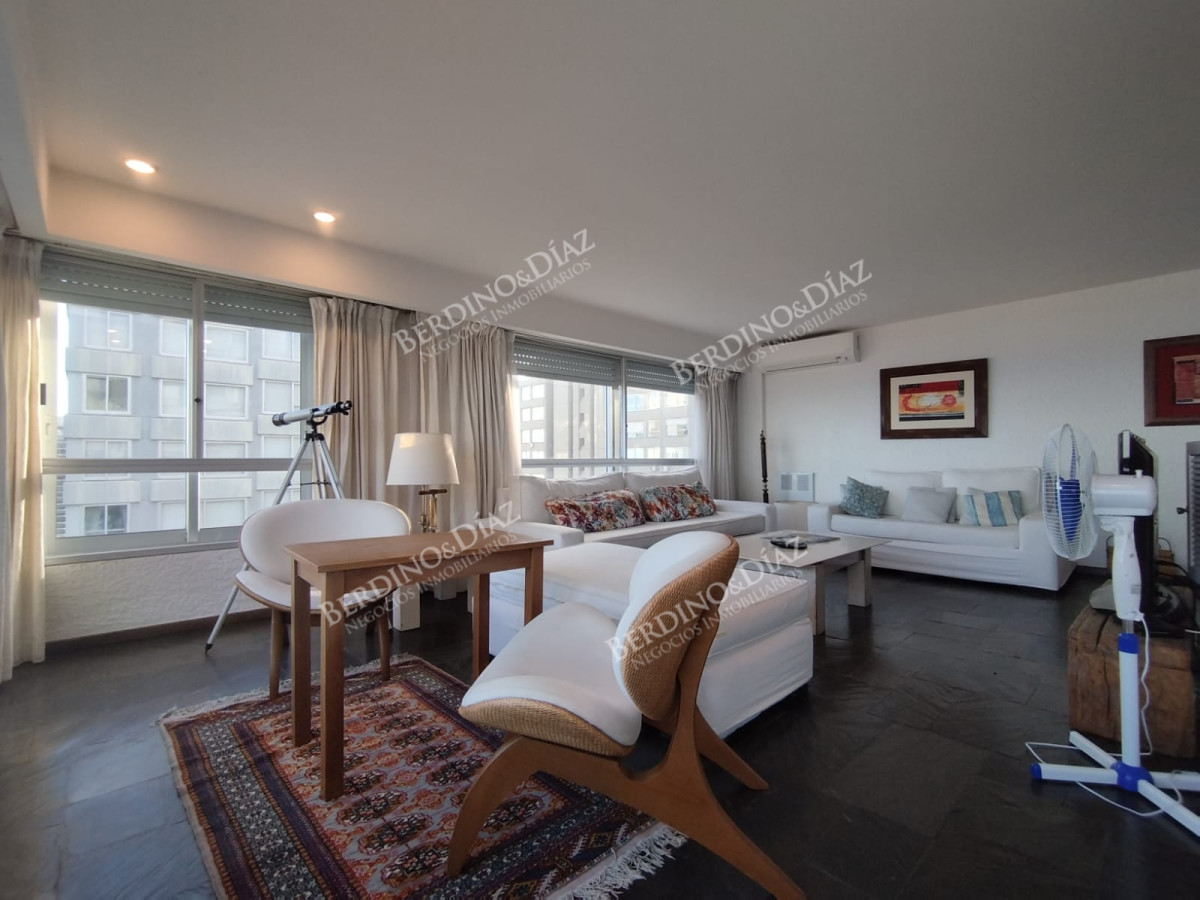 Apartamento ID.2749 - Alquiler de apartamento de 3 dormitorios en Punta del Este