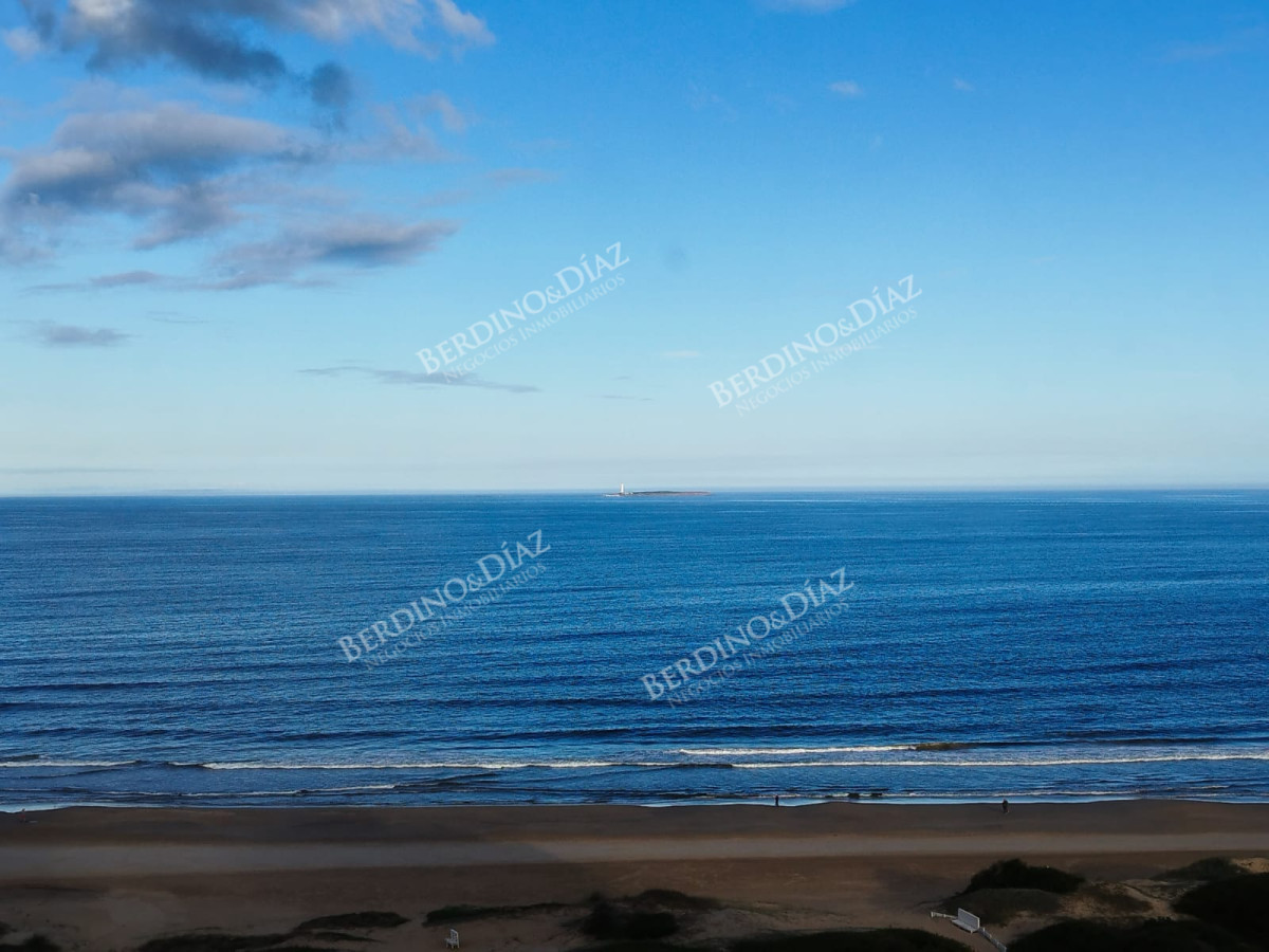 Apartamento ID.2749 - Alquiler de apartamento de 3 dormitorios en Punta del Este