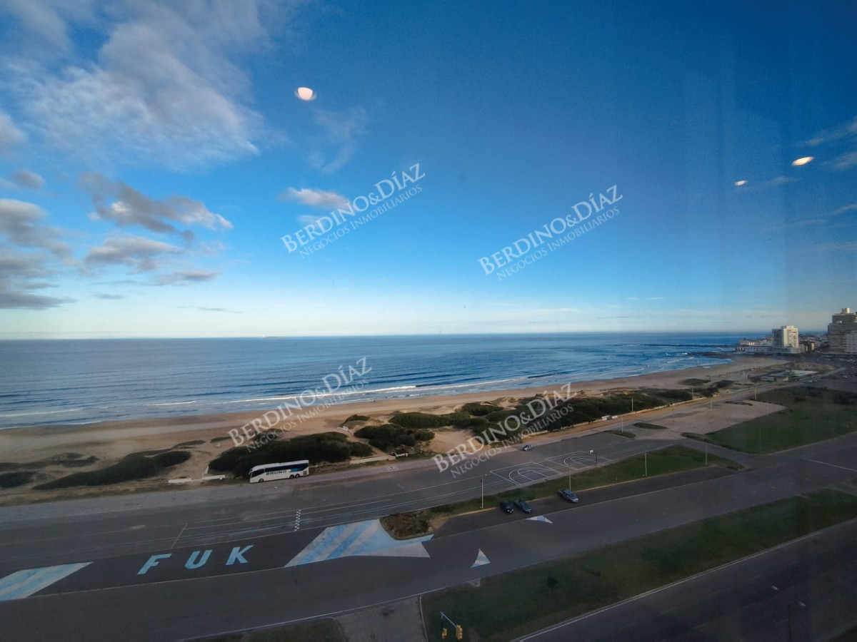 Apartamento ID.2749 - Alquiler de apartamento de 3 dormitorios en Punta del Este