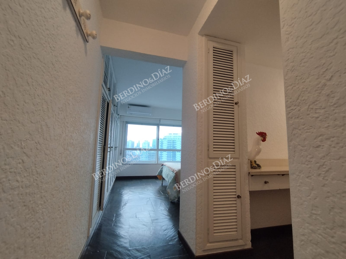 Apartamento ID.2749 - Alquiler de apartamento de 3 dormitorios en Punta del Este