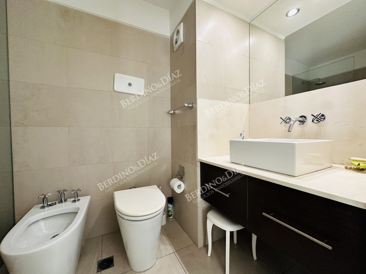 Apartamento ID.1860 - Apartamento primera línea de la playa mansa, Punta del Este.