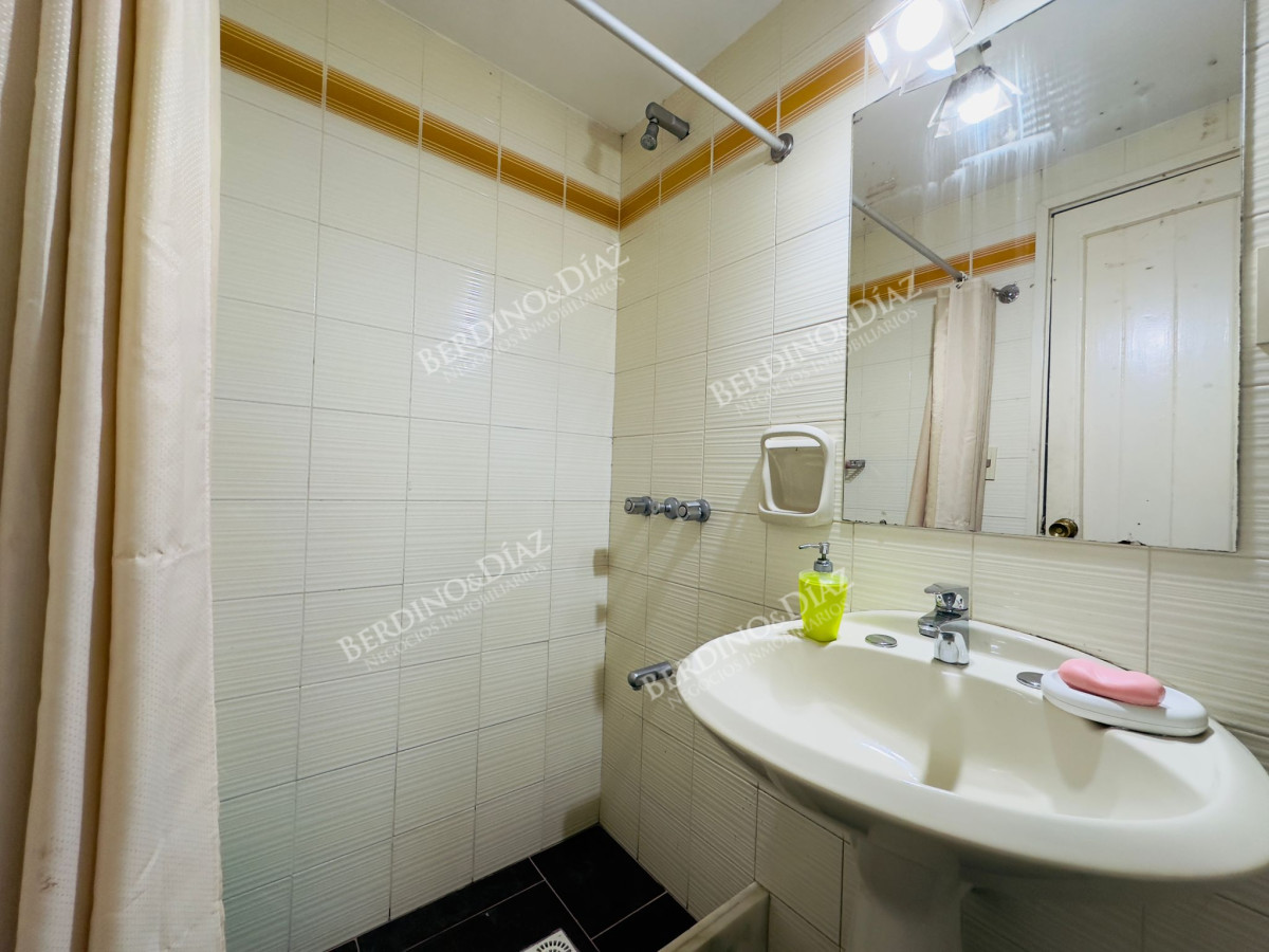 Casa ID.2614 - Casa en Venta, 5 dormitorios, 50 metros de la playa.