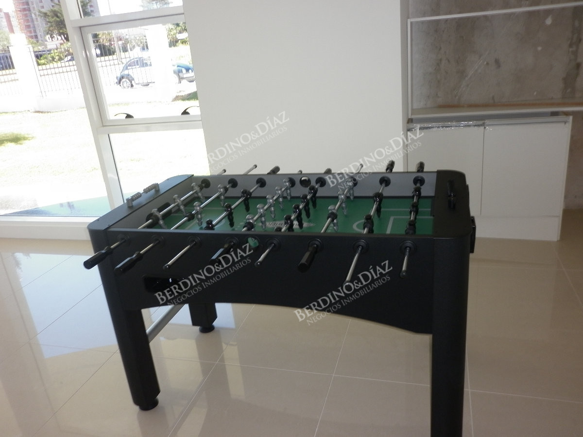 Apartamento ID.3185 - Venta y alquiler de apartamento de 2 dormitorios Playa mansa con parrillero