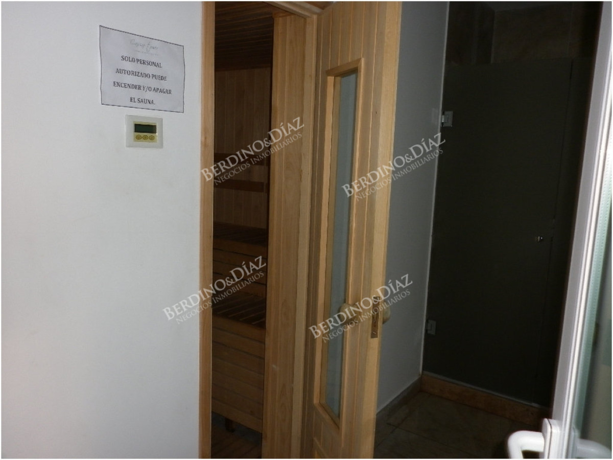 Apartamento ID.3185 - Venta y alquiler de apartamento de 2 dormitorios Playa mansa con parrillero