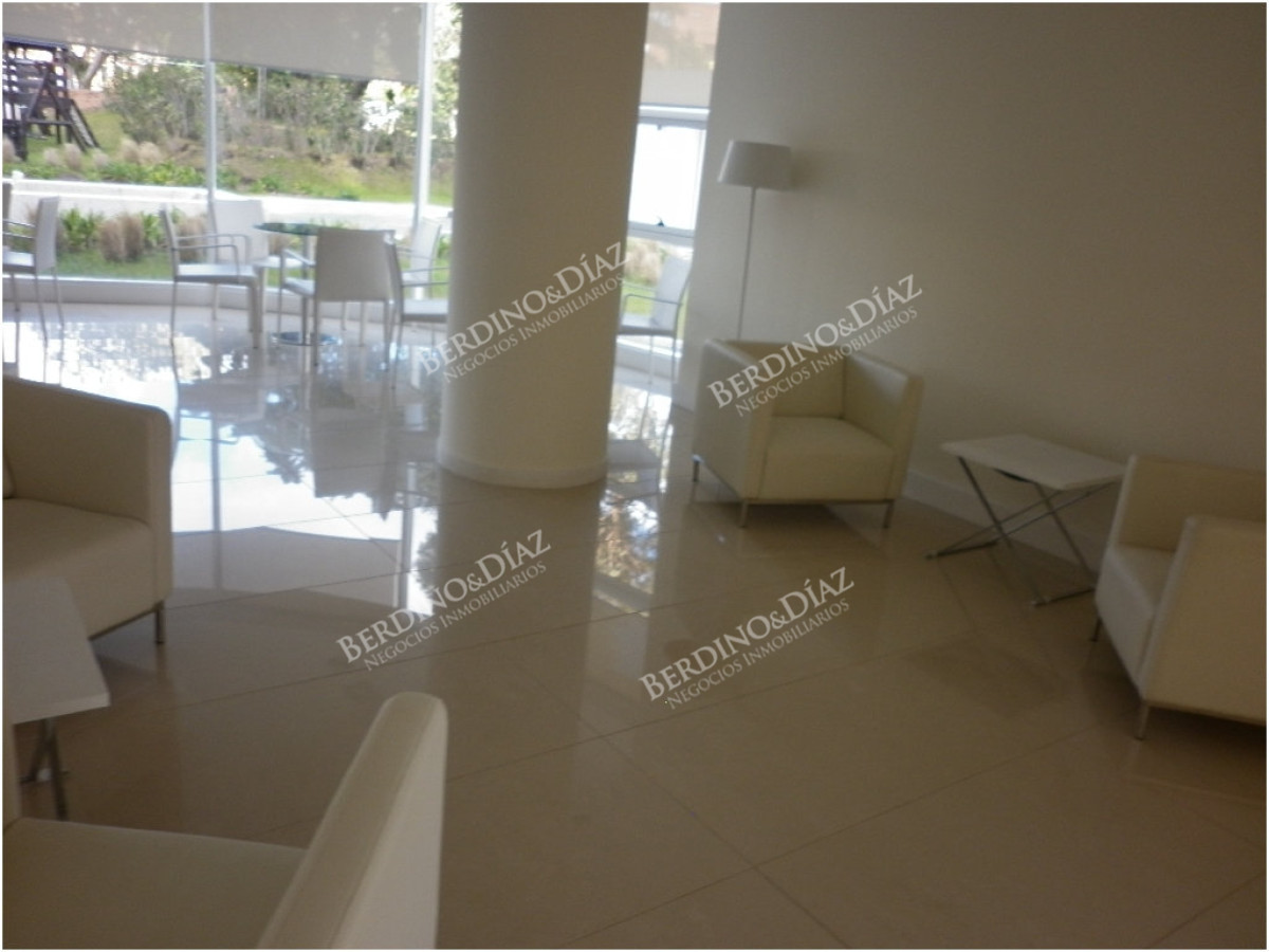 Apartamento ID.3185 - Venta y alquiler de apartamento de 2 dormitorios Playa mansa con parrillero
