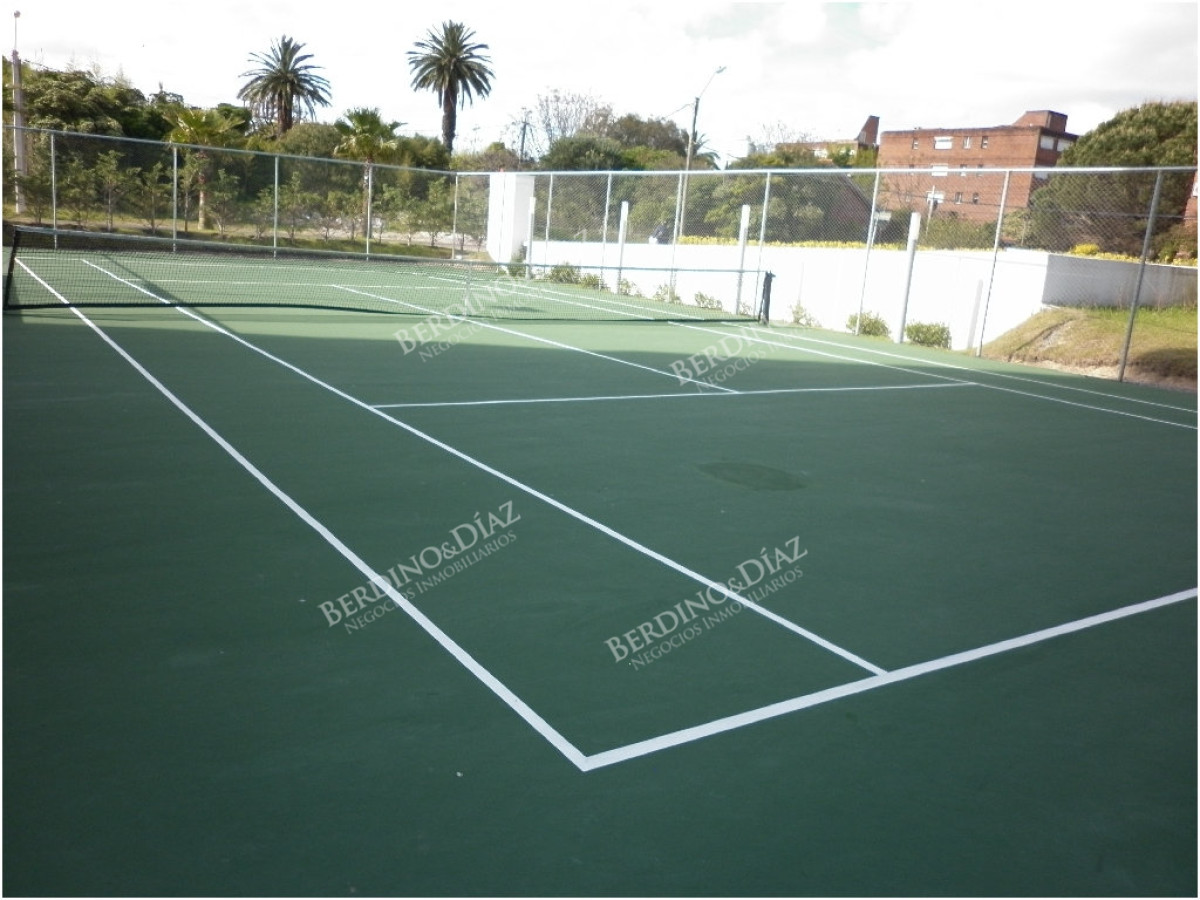 Apartamento ID.3185 - Venta y alquiler de apartamento de 2 dormitorios Playa mansa con parrillero