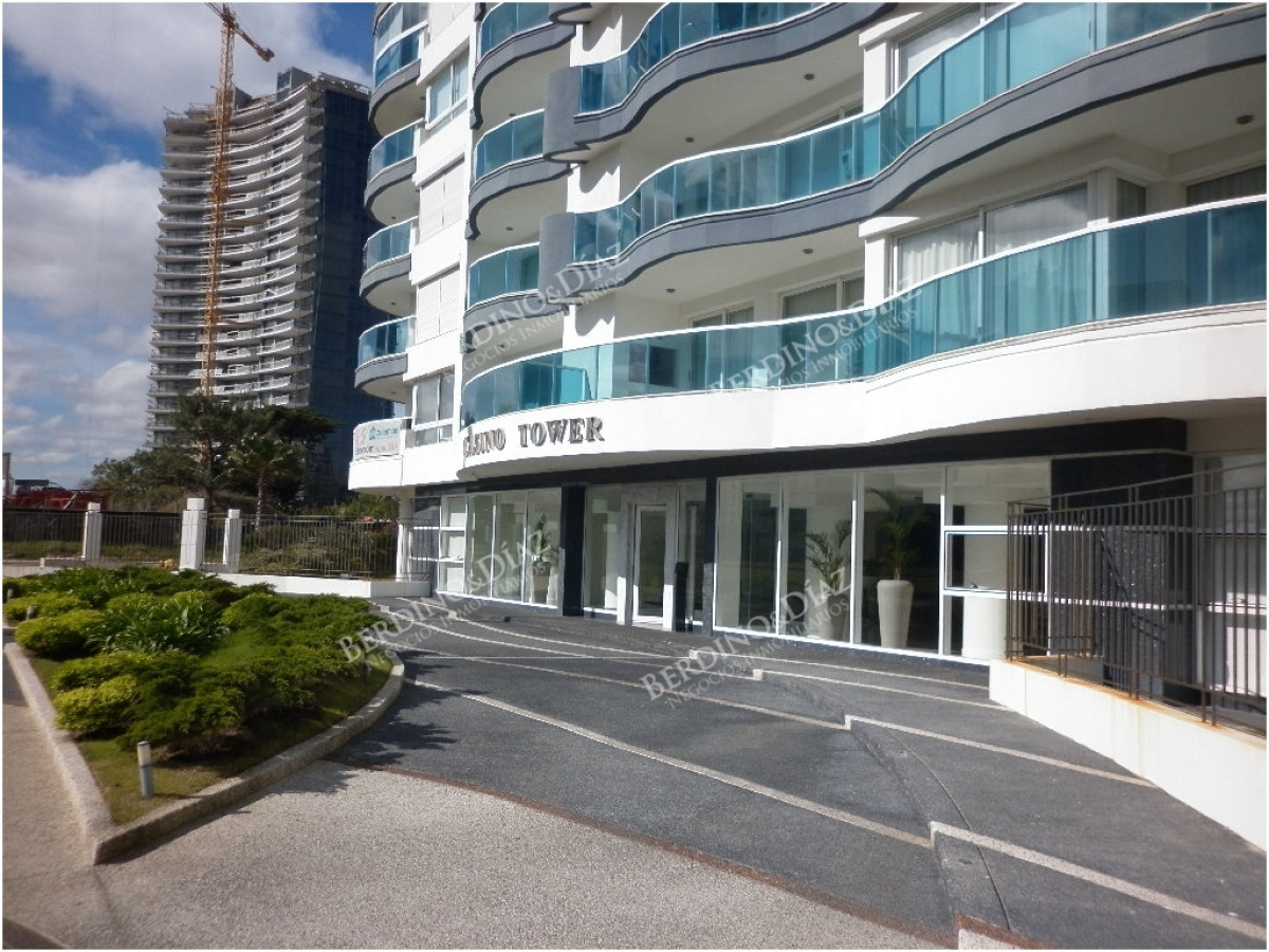 Apartamento ID.3185 - Venta y alquiler de apartamento de 2 dormitorios Playa mansa con parrillero