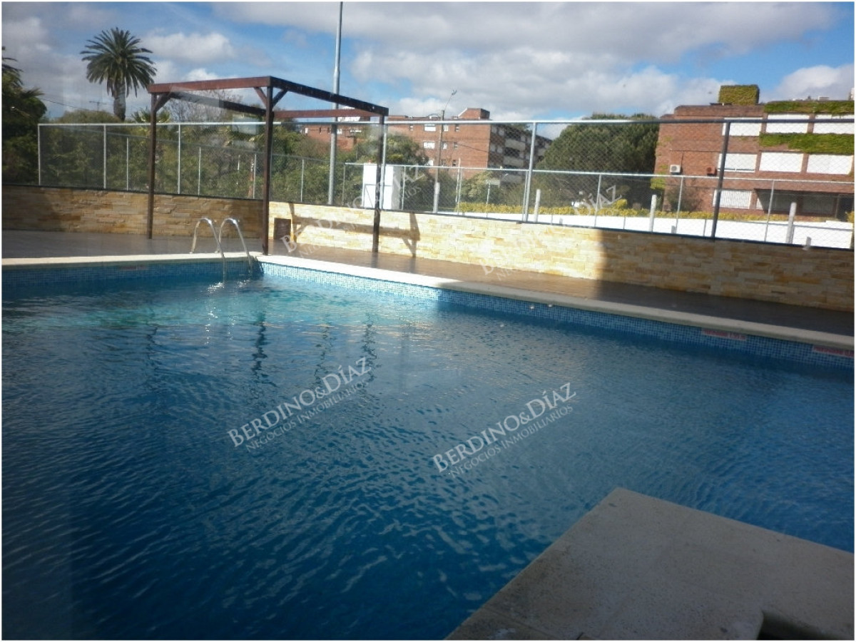 Apartamento ID.3185 - Venta y alquiler de apartamento de 2 dormitorios Playa mansa con parrillero