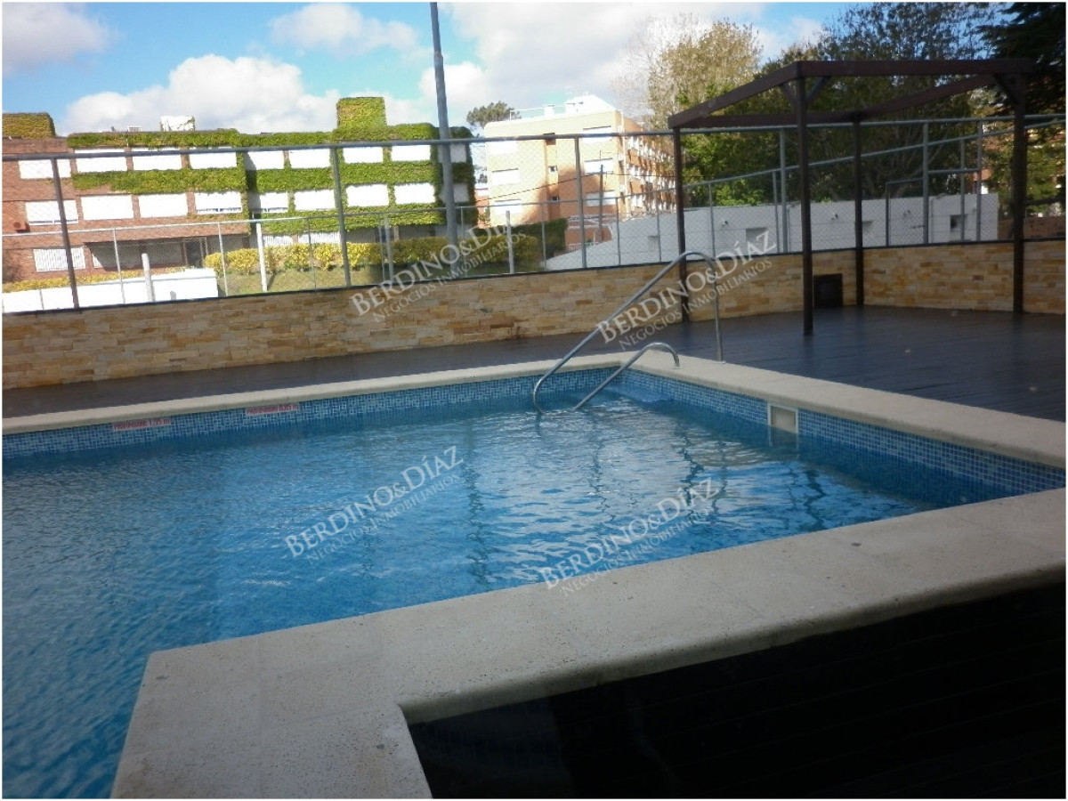 Apartamento ID.3185 - Venta y alquiler de apartamento de 2 dormitorios Playa mansa con parrillero