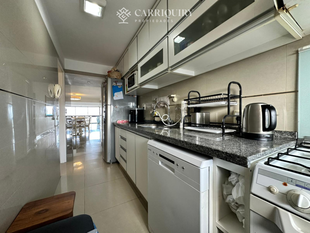 Apartamento ID.7780 - Apto en venta, Punta del este, playa brava.