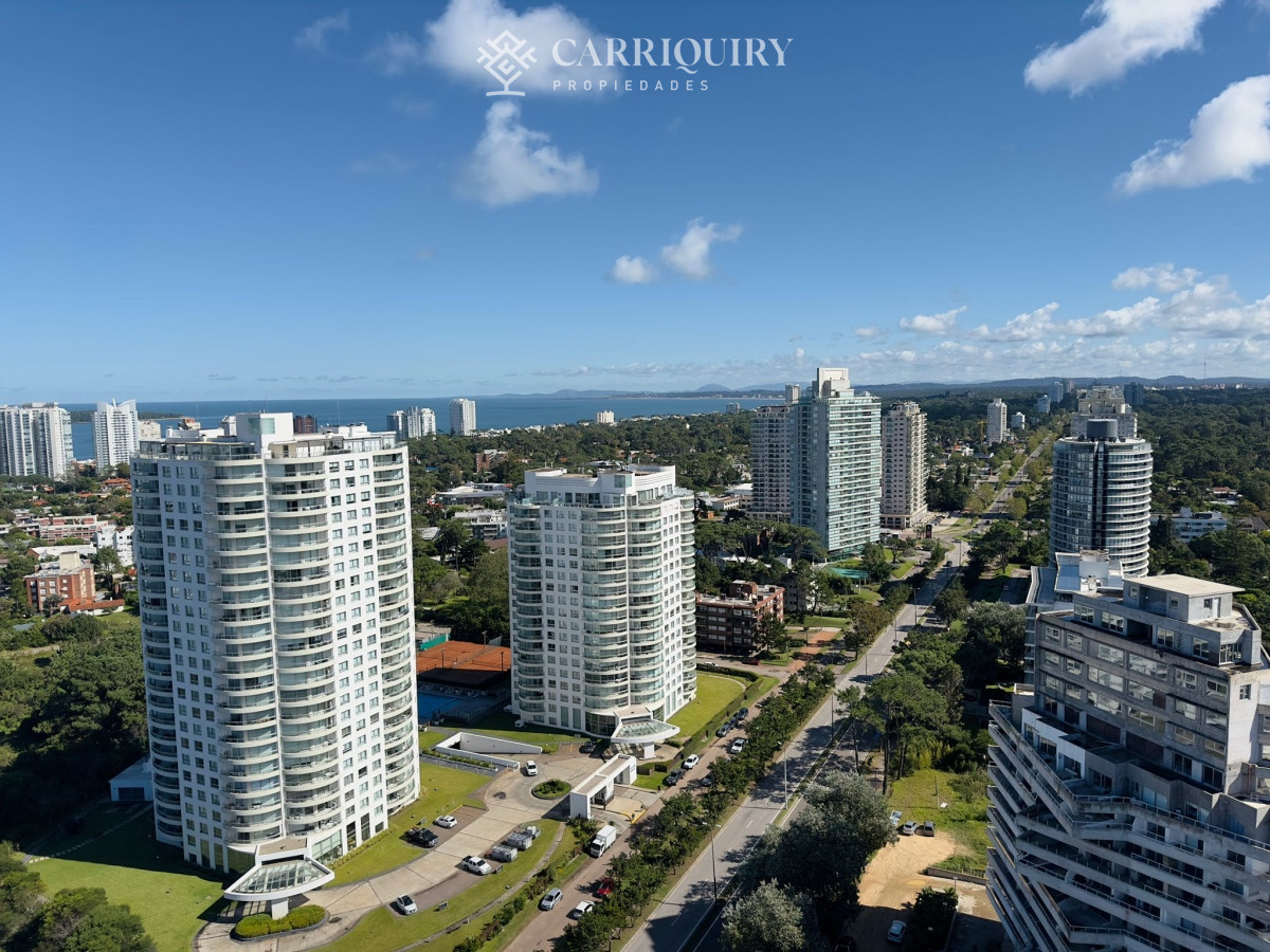 Apartamento ID.7834/APARTAMENTO-EN-VENTA-3-DORMITORIOS-PUNTA-DEL-ESTE - Penthouse en VENTA, 3 dormitorios en suite + Dependencia, vista 180°.