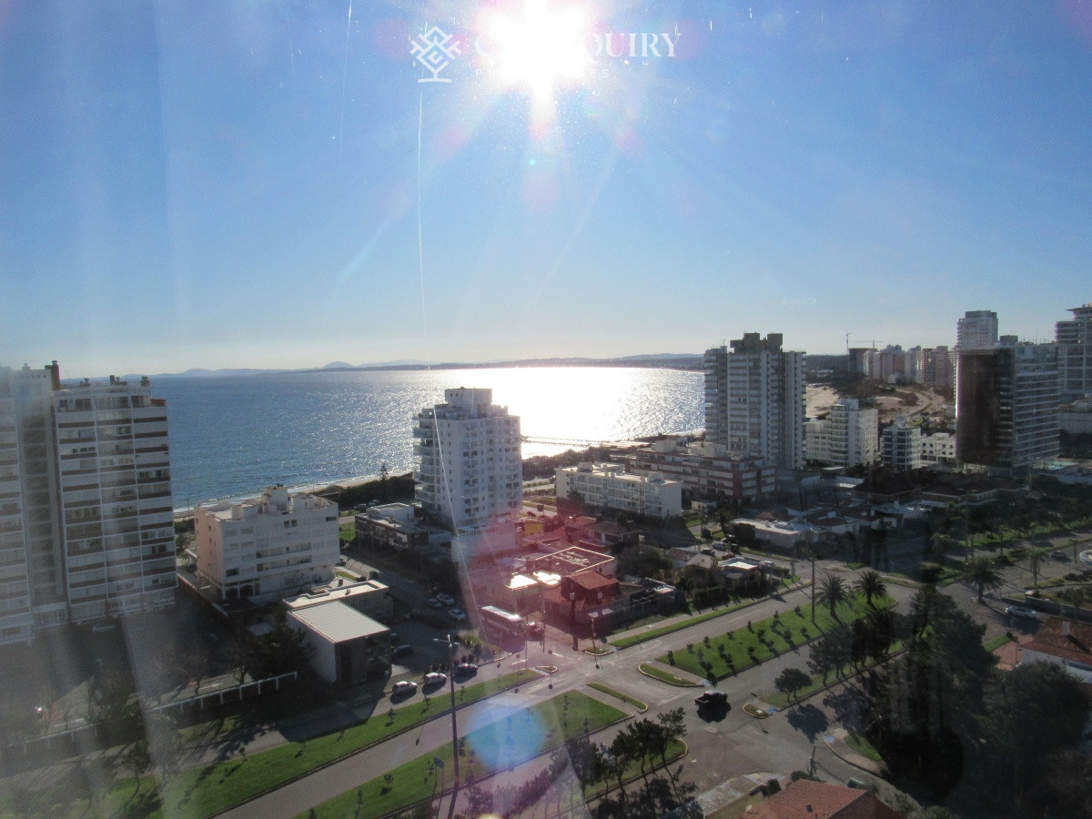 Apartamento ID.9613 - Apartamento en venta de 3 dormitorios en Punta del Este