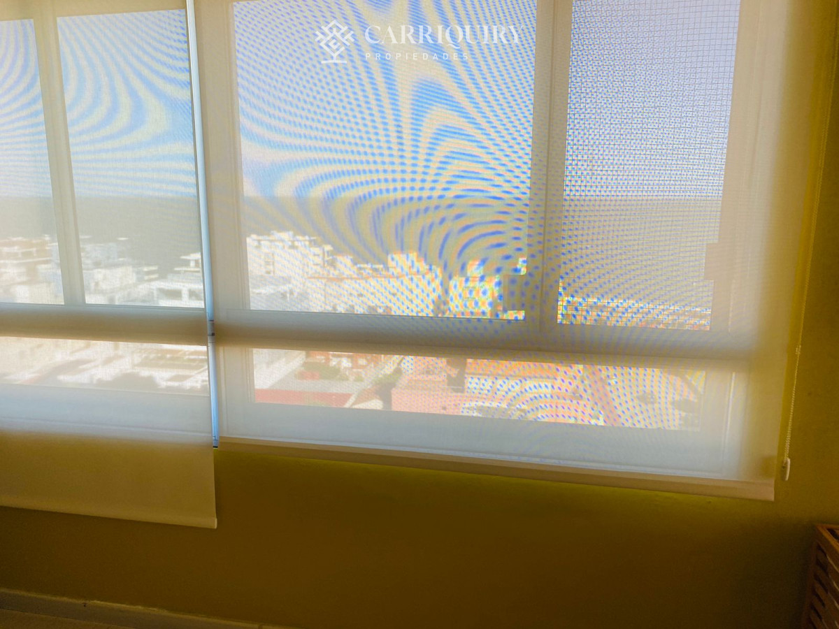 Apartamento ID.6029 - Apartamento en venta de 3 dormitorios y dependencia en Punta del Este