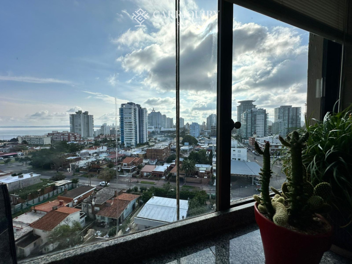 Apartamento ID.7780 - Apto en venta, Punta del este, playa brava.