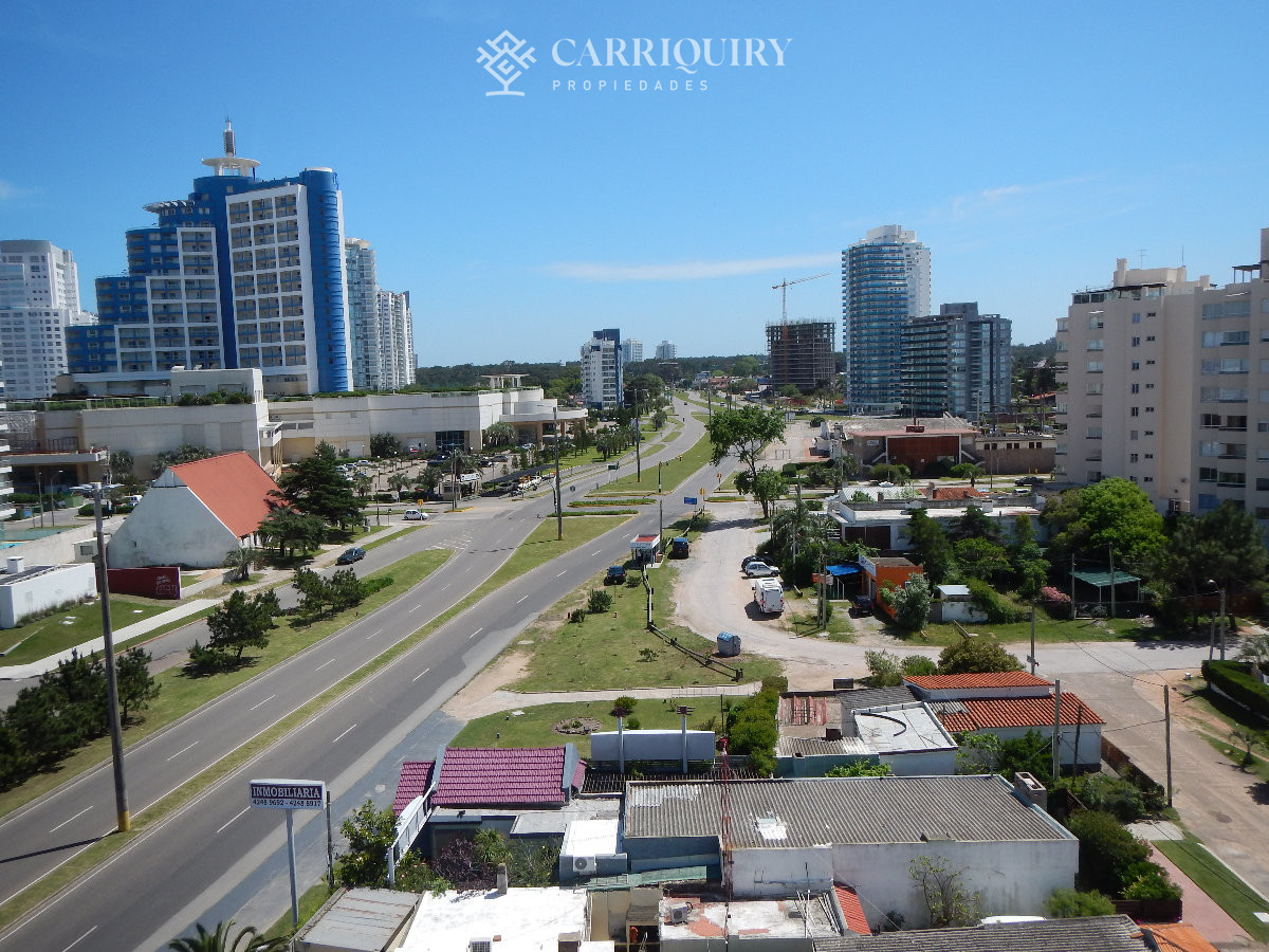 Apartamento ID.7128 - Apartamento en venta y alquiler de  3 dorm en Punta del Este