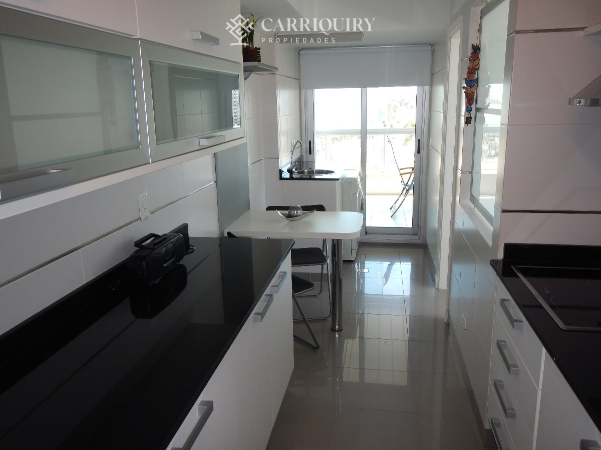 Apartamento ID.7128 - Apartamento en venta y alquiler de  3 dorm en Punta del Este