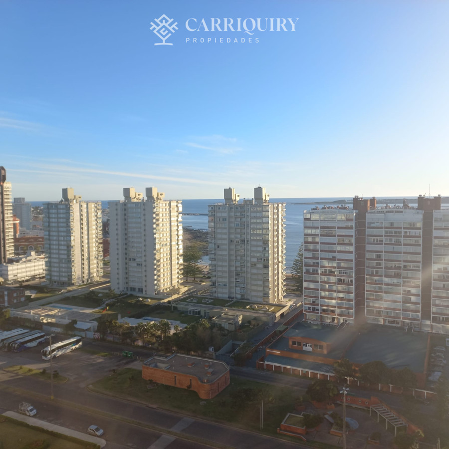 Apartamento ID.9613 - Apartamento en venta de 3 dormitorios en Punta del Este