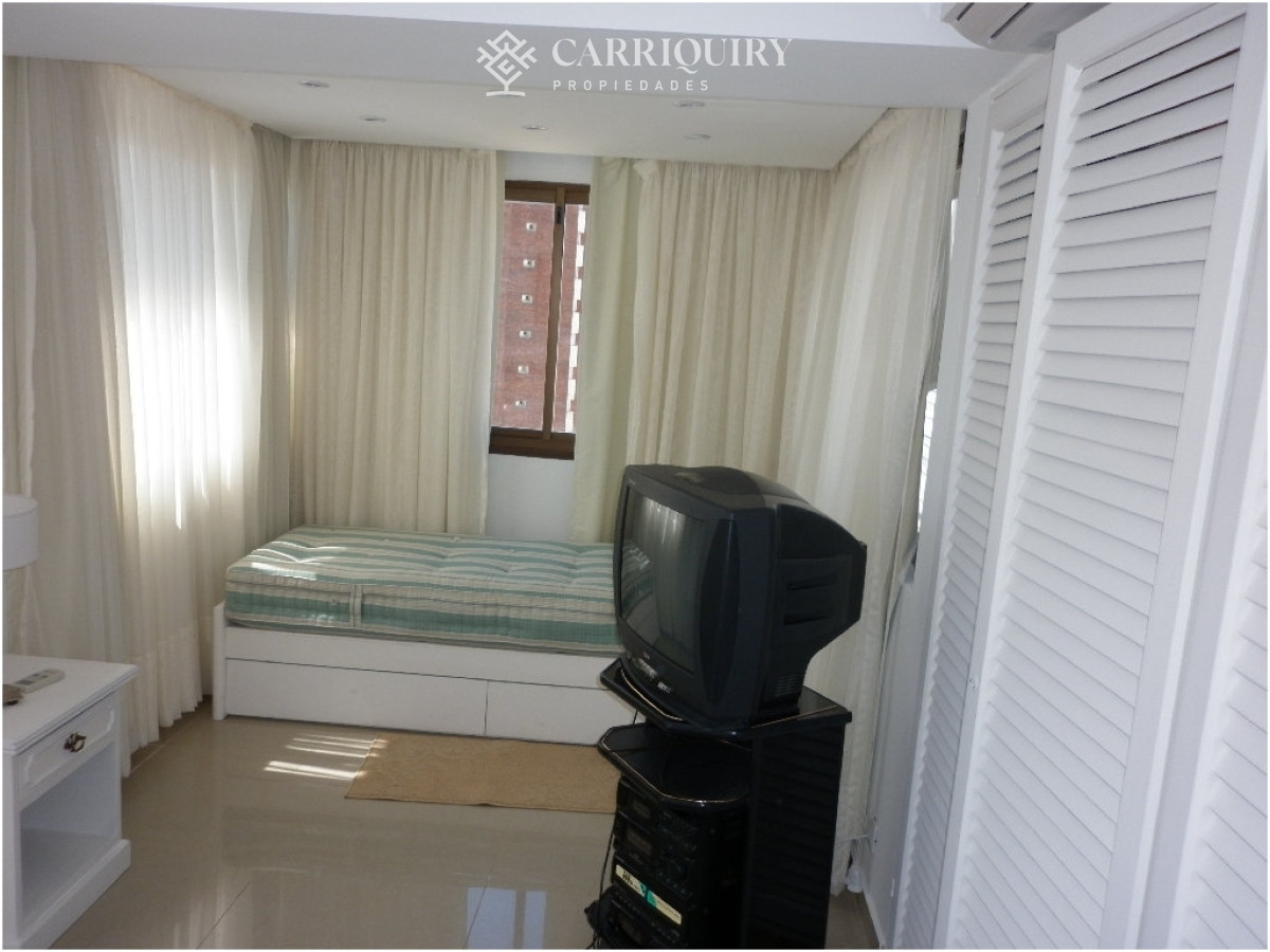 Apartamento ID.7780 - Apto en venta, Punta del este, playa brava.