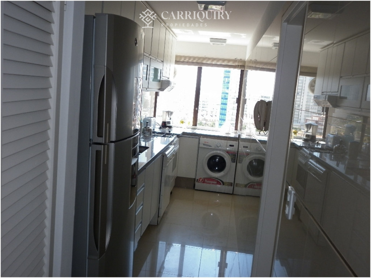 Apartamento ID.7780 - Apto en venta, Punta del este, playa brava.