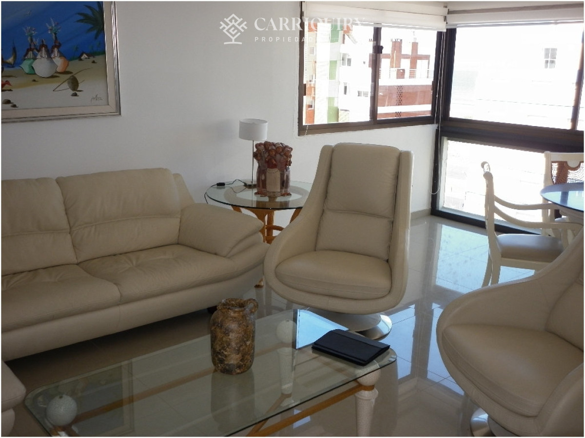 Apartamento ID.7780 - Apto en venta, Punta del este, playa brava.