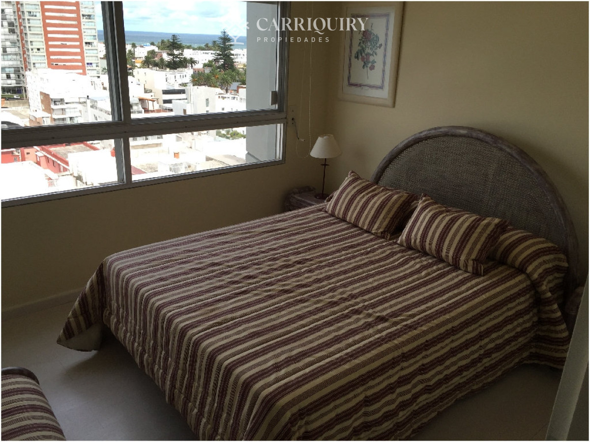 Apartamento ID.6029 - Apartamento en venta de 3 dormitorios y dependencia en Punta del Este