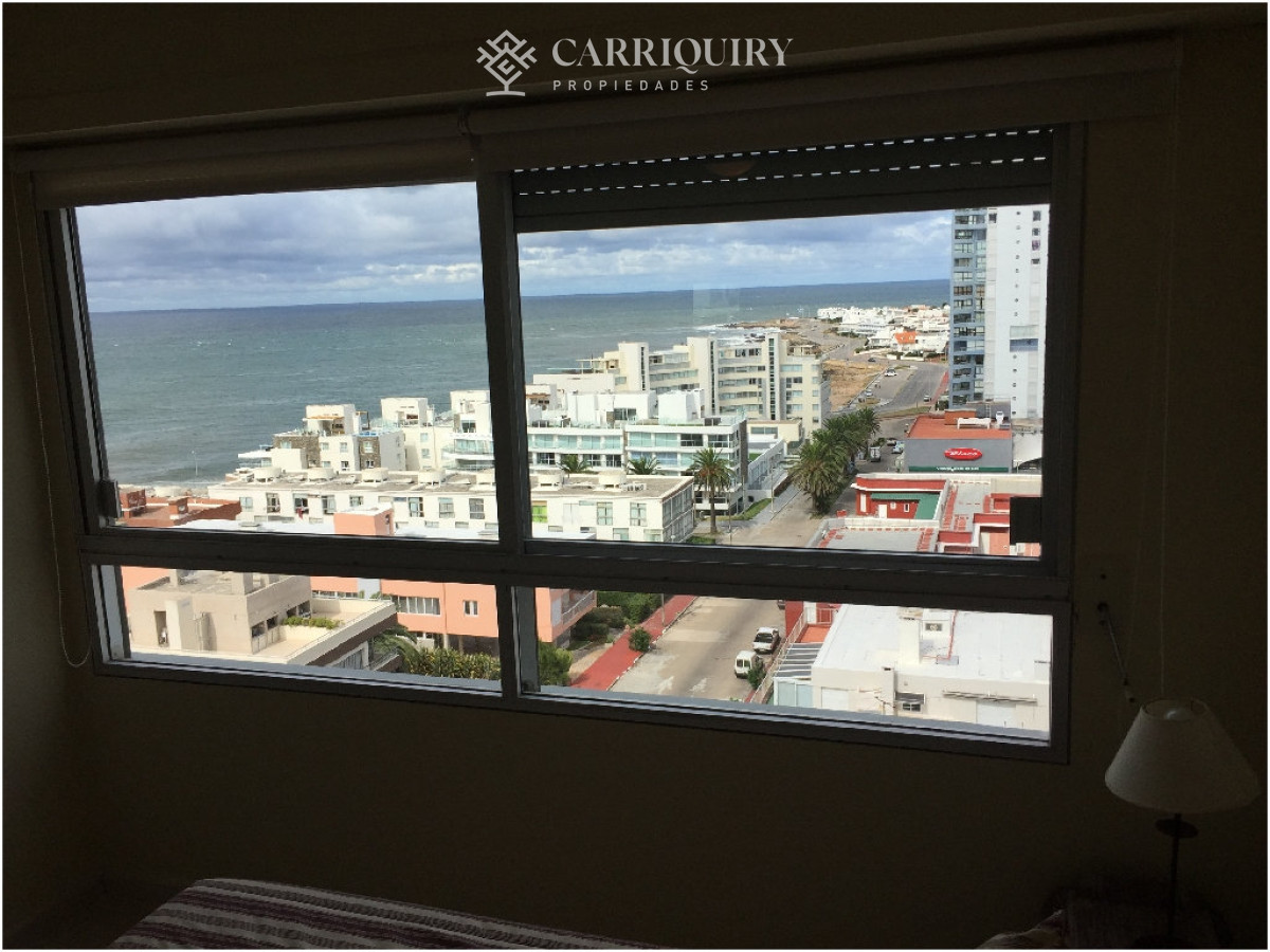 Apartamento ID.6029 - Apartamento en venta de 3 dormitorios y dependencia en Punta del Este