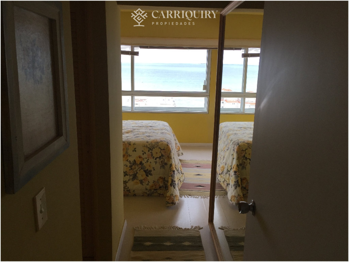 Apartamento ID.6029 - Apartamento en venta de 3 dormitorios y dependencia en Punta del Este