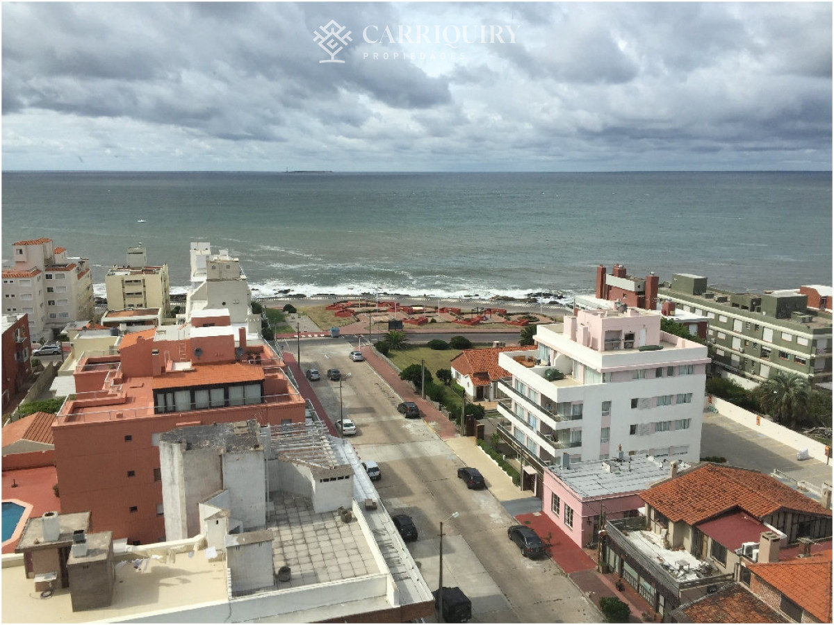 Apartamento ID.6029 - Apartamento en venta de 3 dormitorios y dependencia en Punta del Este