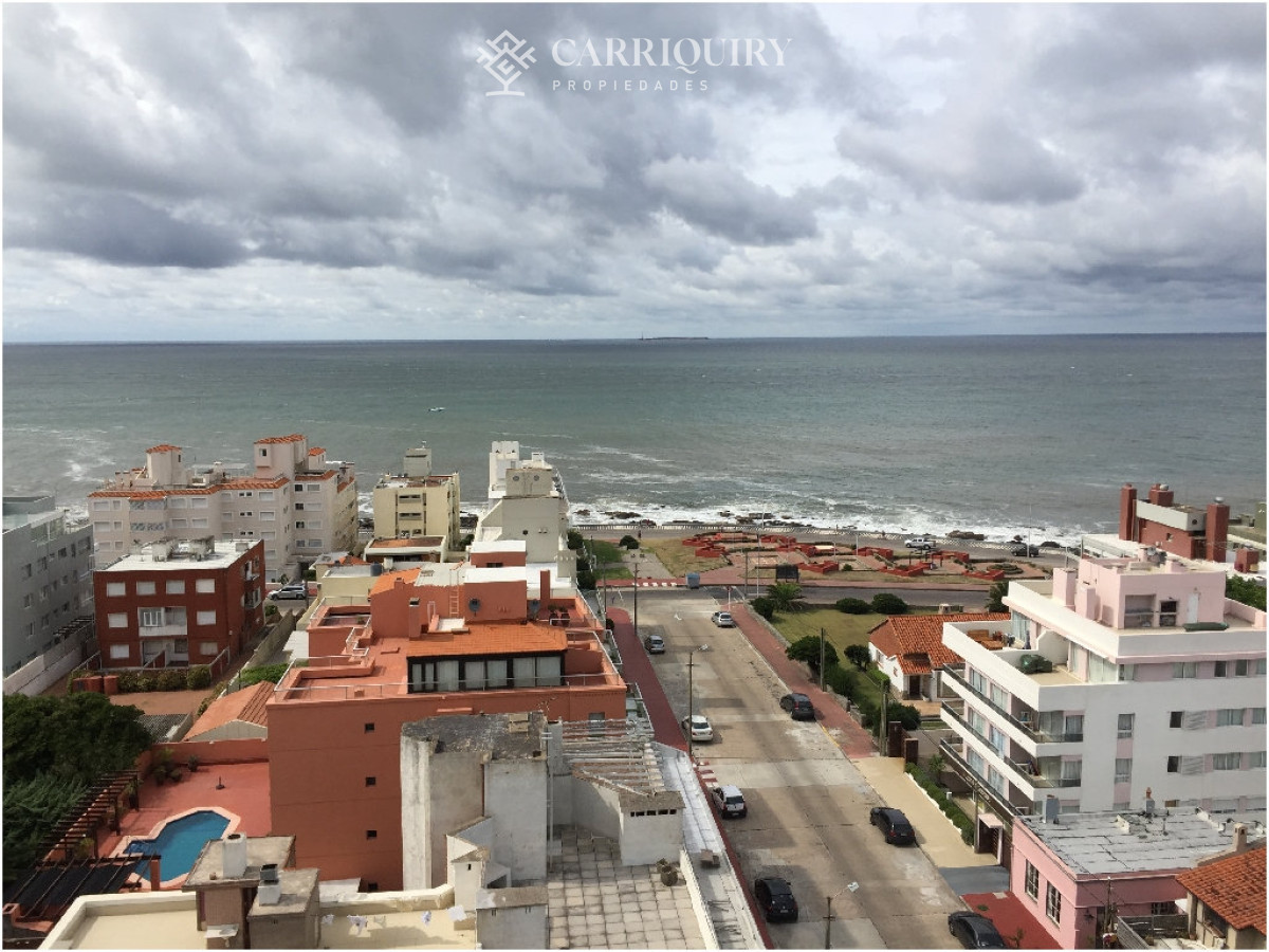 Apartamento ID.6029 - Apartamento en venta de 3 dormitorios y dependencia en Punta del Este